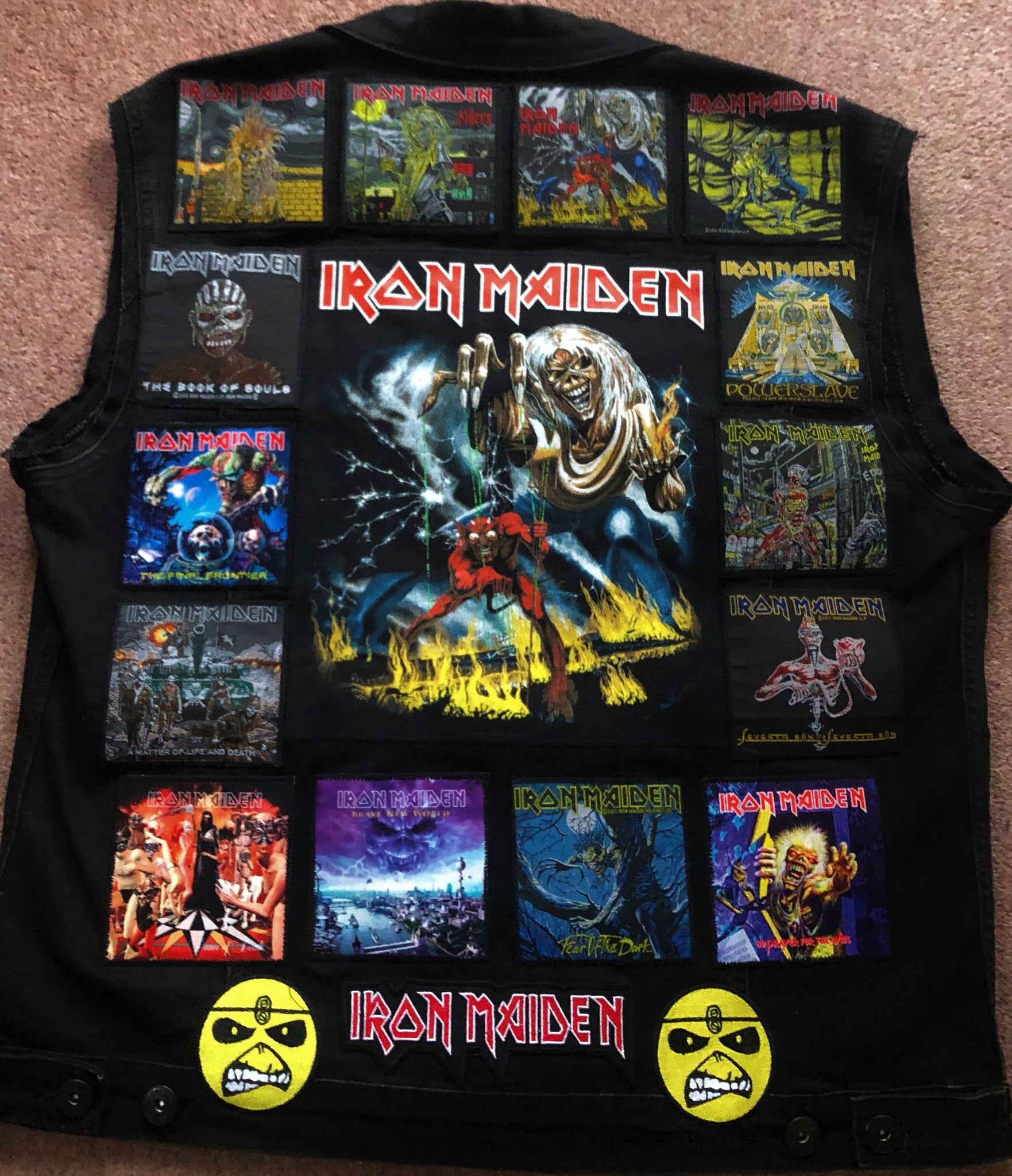 All 26 patches hand-stitched with fully-functional pockets. My blood,  sweat, and tears have gone into this project, but it's finally finished. I  present my battle jacket… : r/BattleJackets